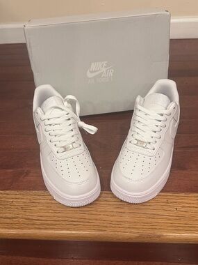 Nike All-White Air Force 1 Men’s 8 / Women’s 9.5